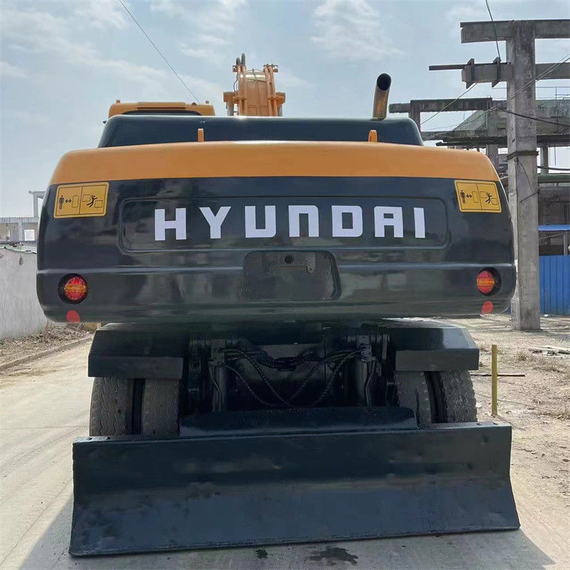 R210W 9 Koparka kołowa Hyundai Ograniczone tereny Ciężka masa eksploatacyjna 22 tony