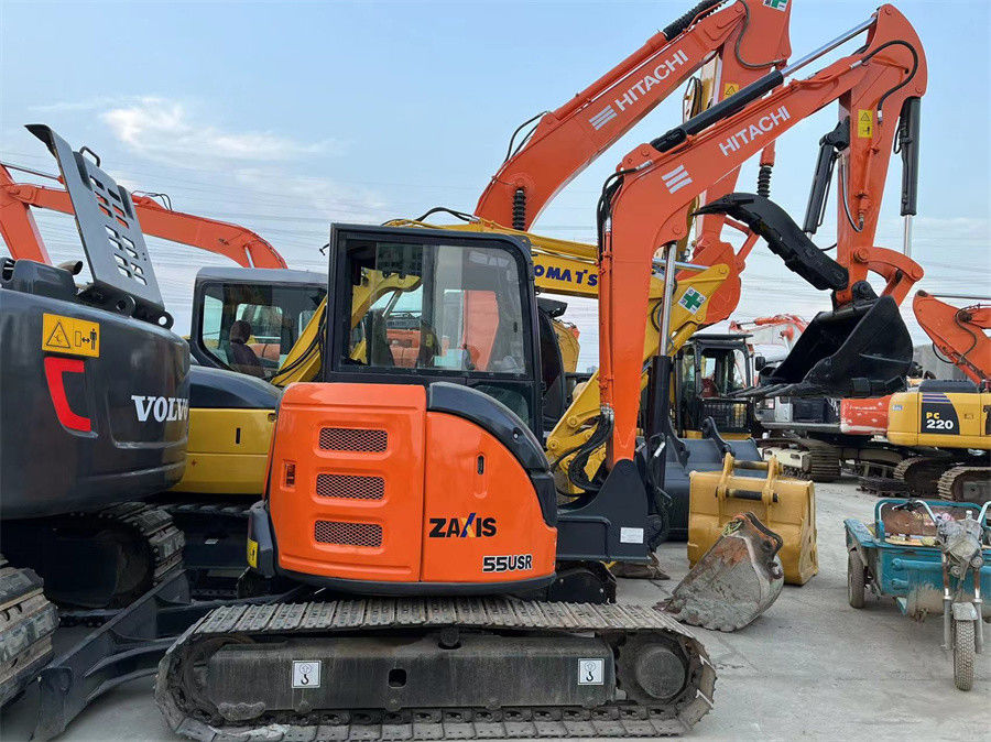 Używana koparka gąsienicowa Hitachi Zx55 Mini o masie 5 ton, kolor czerwony