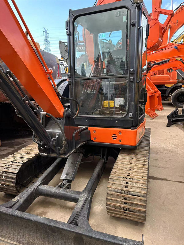 Używana koparka gąsienicowa Hitachi Zx55 Mini o masie 5 ton, kolor czerwony