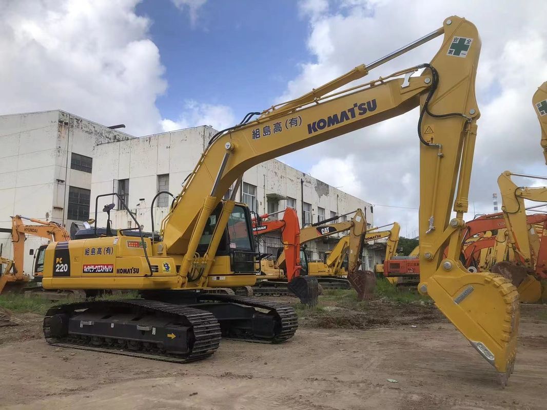 Używana koparka Komatsu PC220-8 22 tony Używana koparka Komatsu PC220