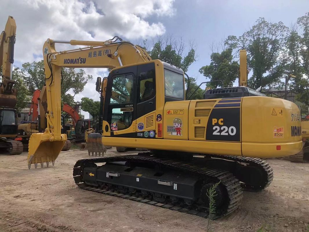 Używana koparka Komatsu PC220-8 22 tony Używana koparka Komatsu PC220