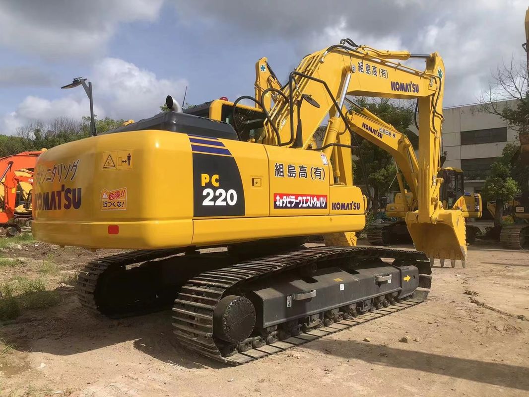 Używana koparka Komatsu PC220-8 22 tony Używana koparka Komatsu PC220