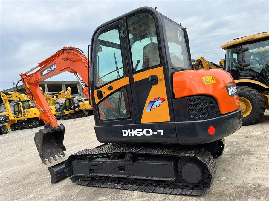 Mała koparka Doosan DH60 Mini Crawler Digger Korea Brand 6ton