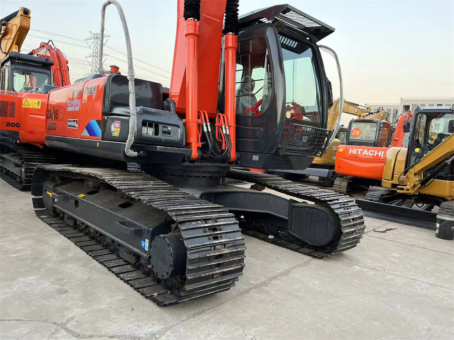 Używany Japonia 2021 Rok Hitachi ZX200 Grabarz W doskonałym stanie Czerwony Kolor