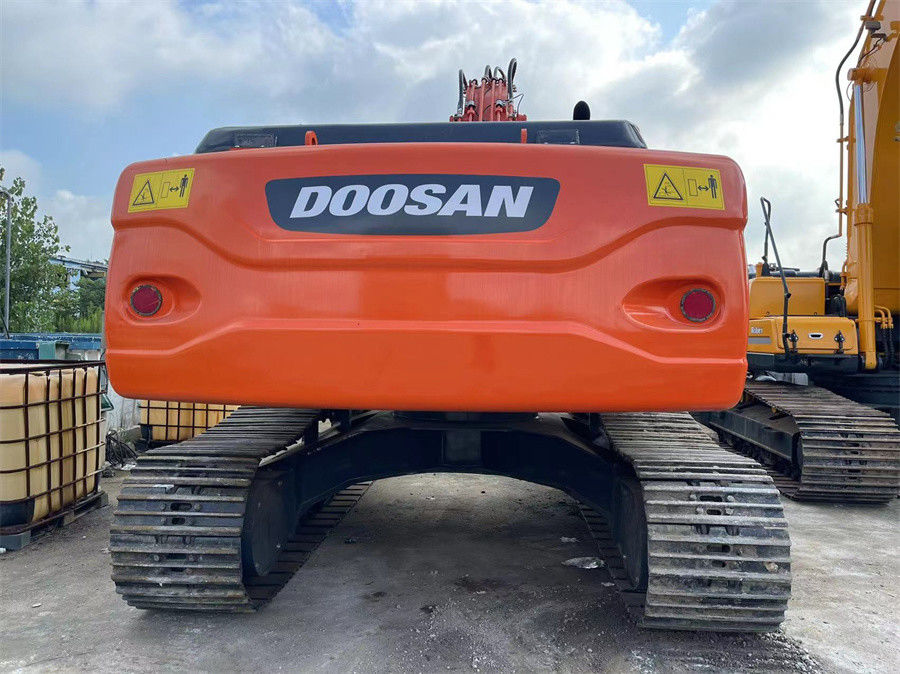 Używany grabarz Doosan DX225 Wykonany w Korei W dobrym stanie Niskie zużycie paliwa