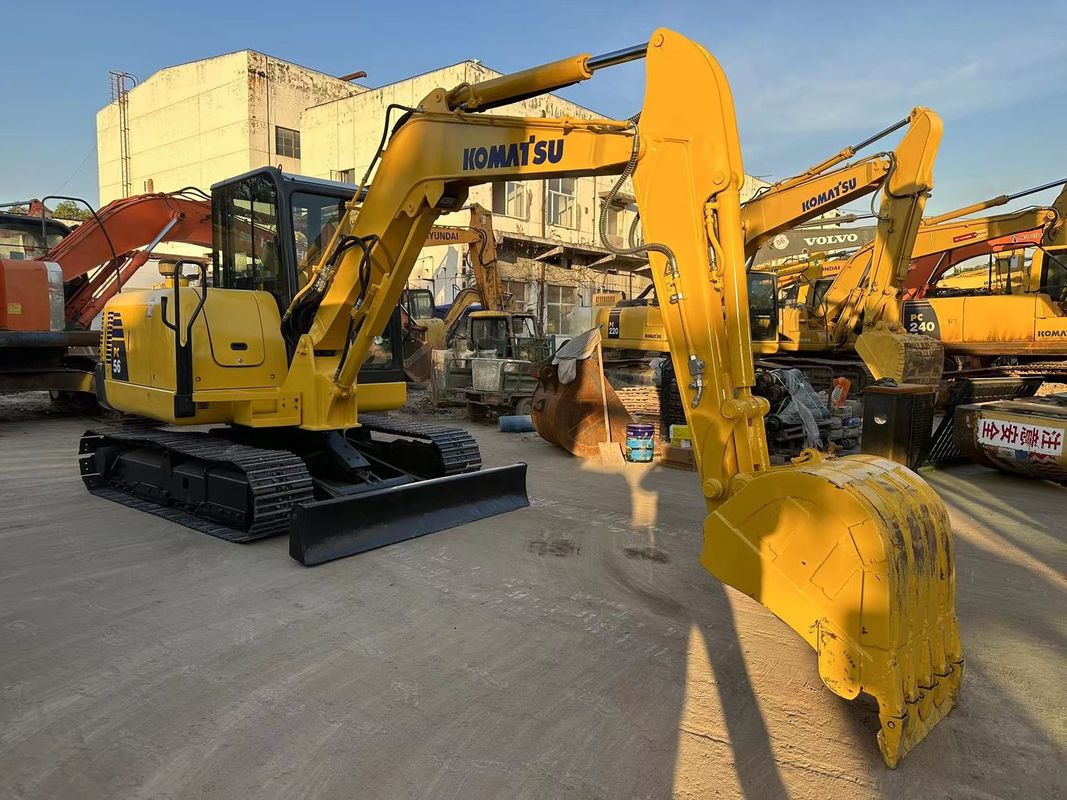 Komatsu PC56-7 Mini Ekskawator w użyciu 5 ton Ekskawator Komatsu W dobrym stanie