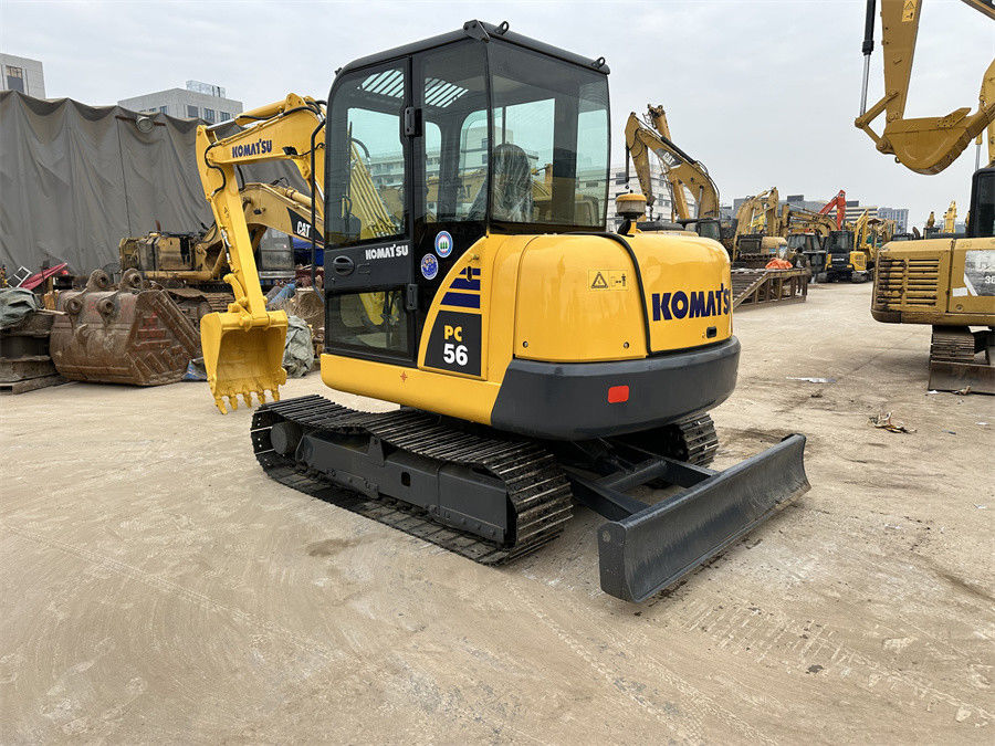 Mały Japonia Komatsu PC56 używany hydrauliczny grabarz Mini rozmiar Waga 5 ton z ostrzem