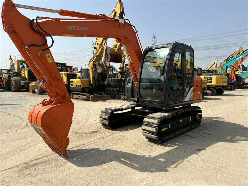 Wykorzystany mini grabarz Hitachi ZX70 z gumowym torem 7 ton grabarz górniczy