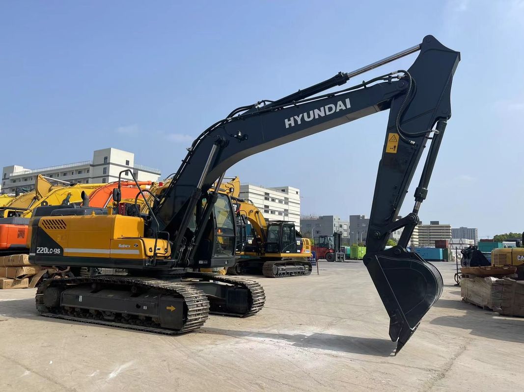 Hyundai 220LC-9S Ekskawator Używany Ekskawator duży o masie 22 ton
