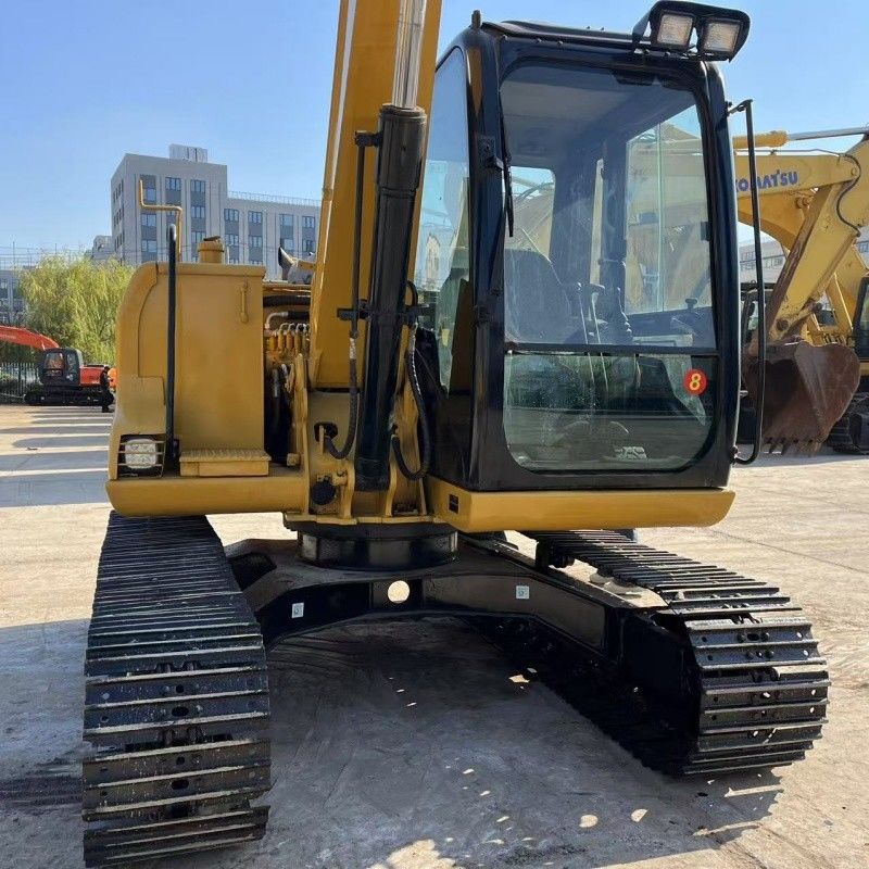 2.83L Wykorzystany mały kat 307D z maksymalną głębokością kopania 4070mm