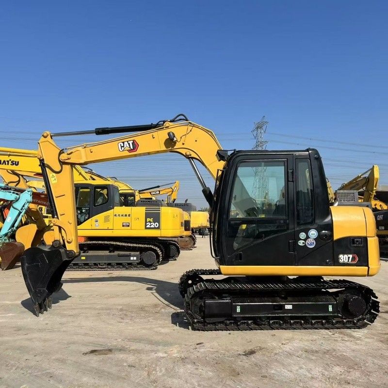 2.83L Wykorzystany mały kat 307D z maksymalną głębokością kopania 4070mm