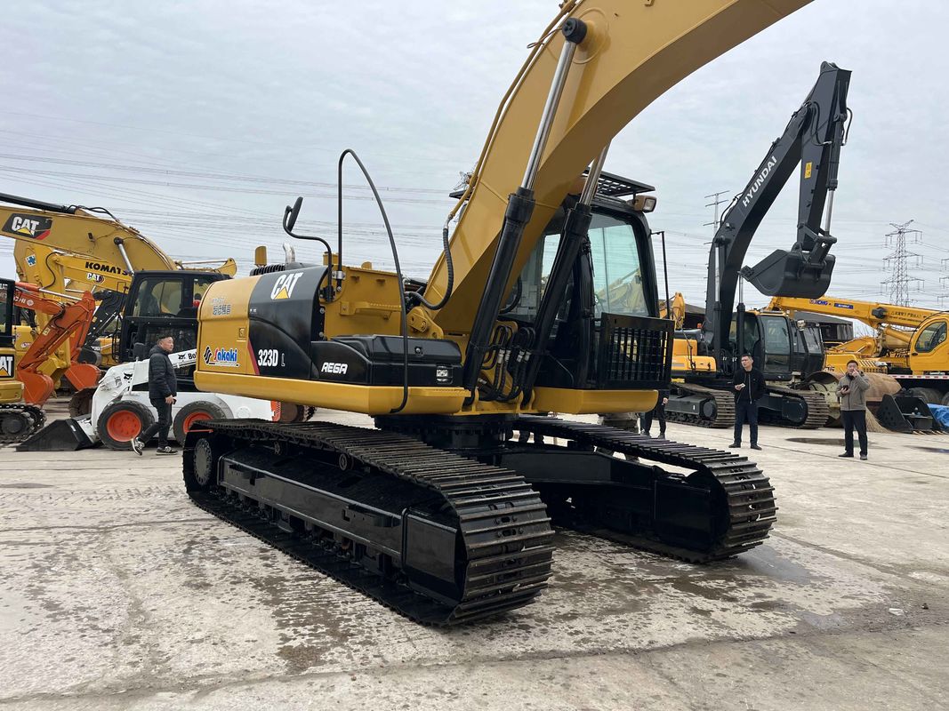 Wykorzystany kataklizator CAT 323DL do budowy typu ruchomego