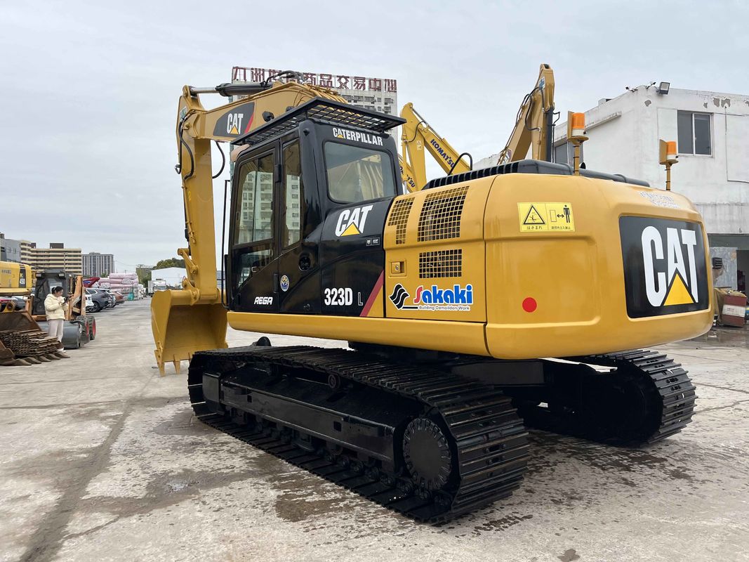Wykorzystany kataklizator CAT 323DL do budowy typu ruchomego