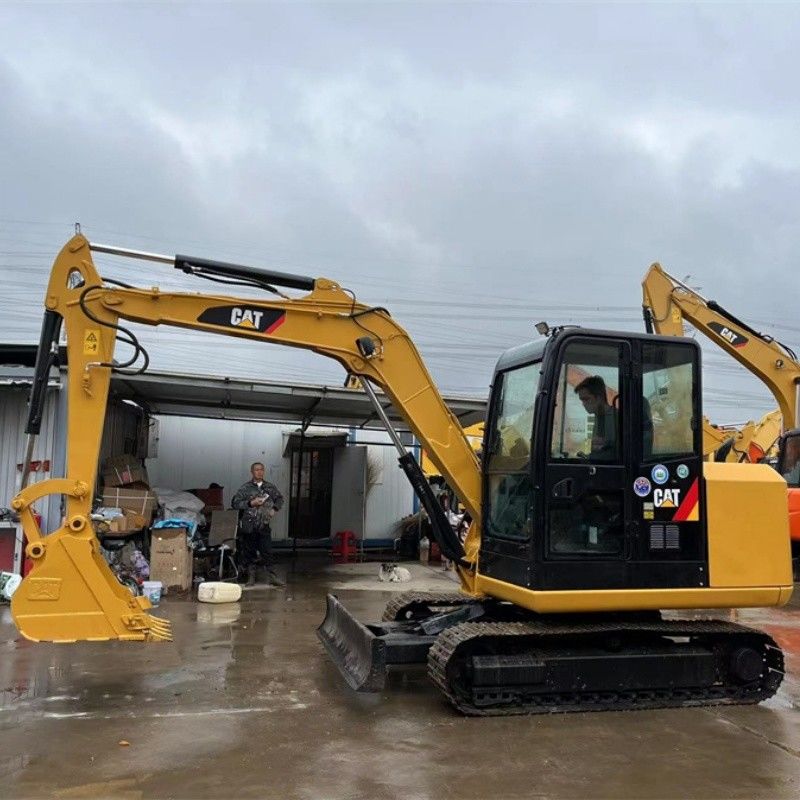 Małe 5tonowe koparki CAT 305.5E2 z silnikiem wysokoprężnym C2.4