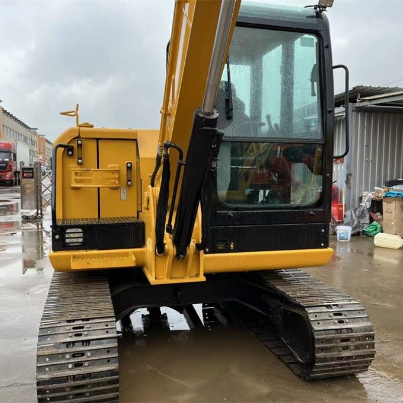Małe 5tonowe koparki CAT 305.5E2 z silnikiem wysokoprężnym C2.4