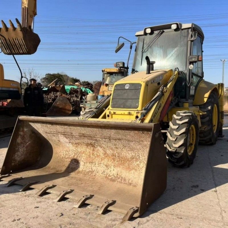 Oryginalny kolor New Holland Loader Backhoe LB85 Przemysłowy ciągnik