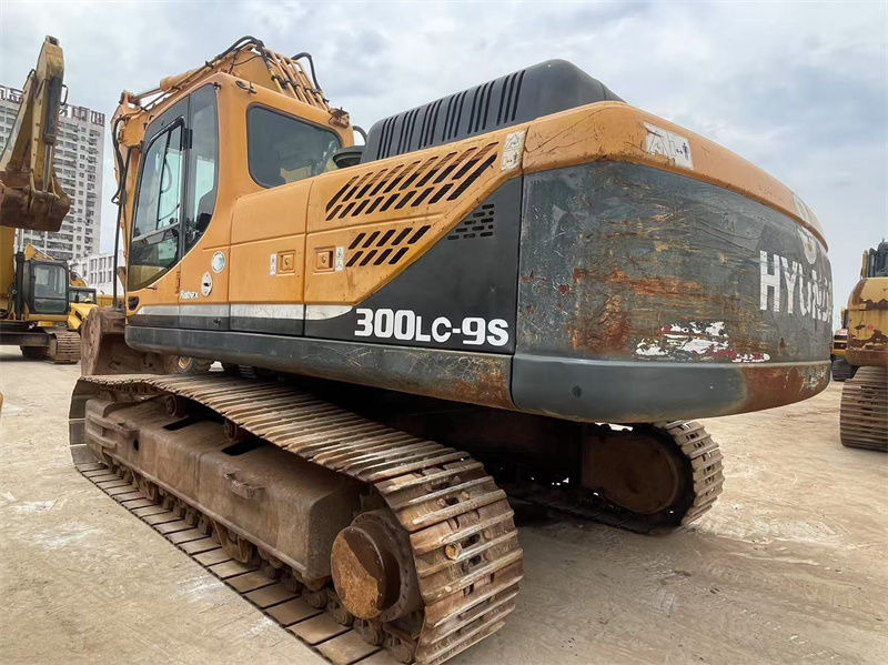 Sprzedaję używany Hyundai R300LC-9S Ekskawator