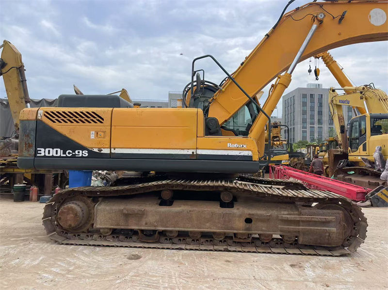 Sprzedaję używany Hyundai R300LC-9S Ekskawator