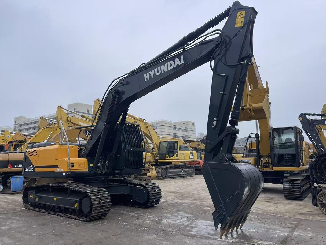 Używany Hyundai Excavator HX220HD Maszyna ciężka klasy 22 ton z wzmocnioną strukturą i mocą 120kw do wydobycia i wydobycia kamieni