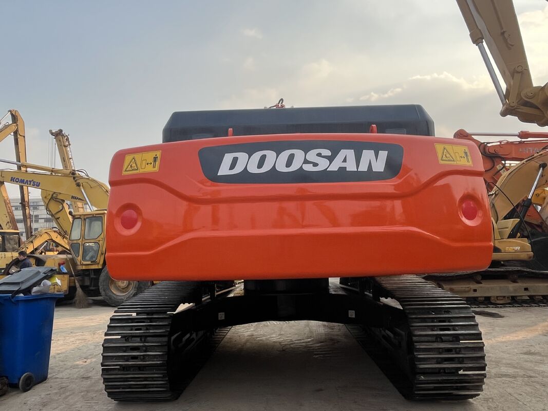 Używana koparka Doosan DX360 z komfortową kabiną operatora i dużą siłą zrywania, odpowiednia do wymagających prac ziemnych