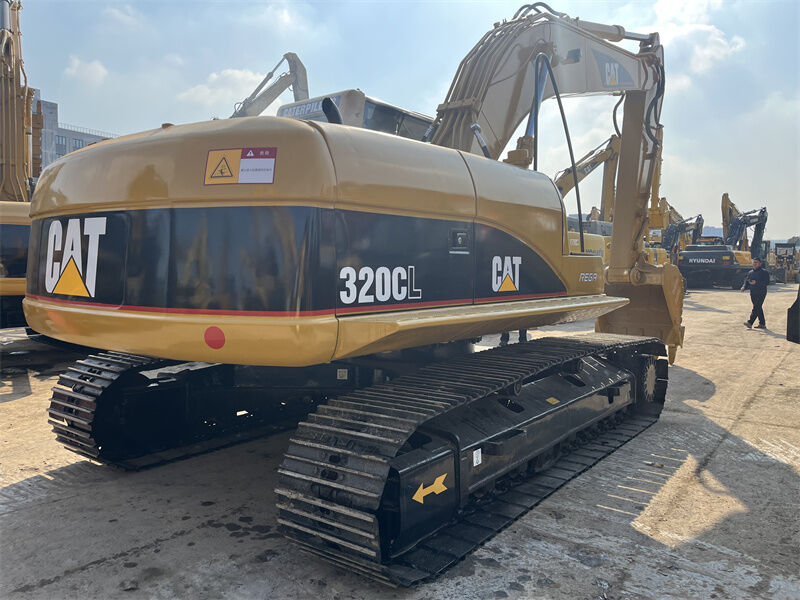 Sprzedaż używanych maszyn górniczych i kamieniołomowych kategorii 320CL